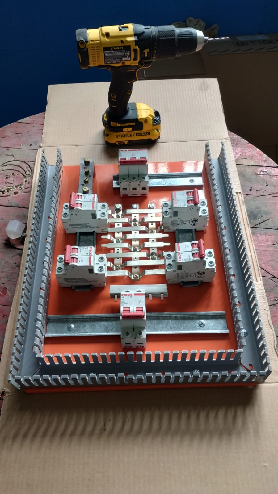 Instalação de luminárias de LED